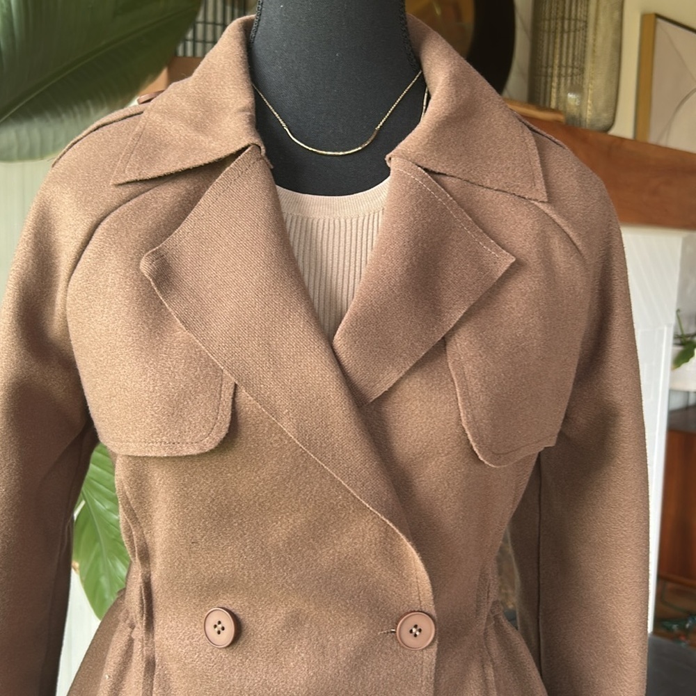 Cinched Waist Trench coat for Women - Picture 9 of 11